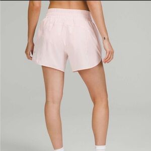 NWOT LULULEMON TRACK THAT 5 INCH SHORTS